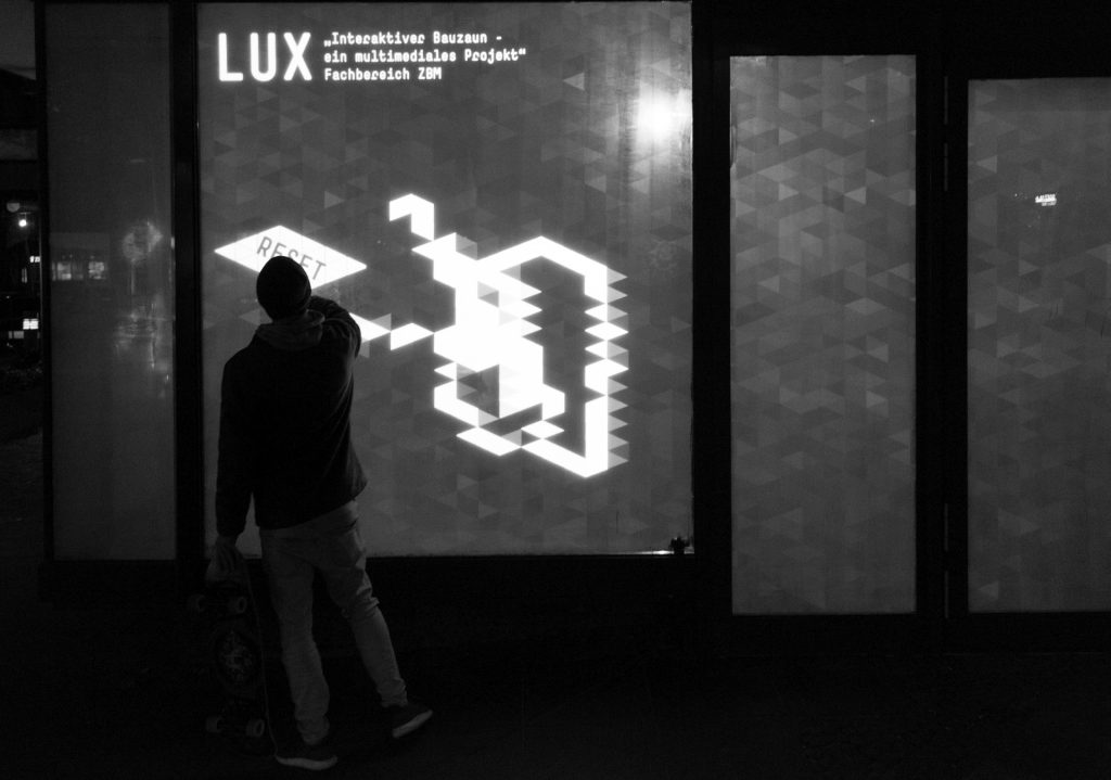 LUX - Interaktiver Bauzaun